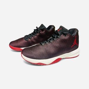 Jordan B. Fly basketball shoes in the "Bred" Colorway Size 6Y (7 1/2 women)